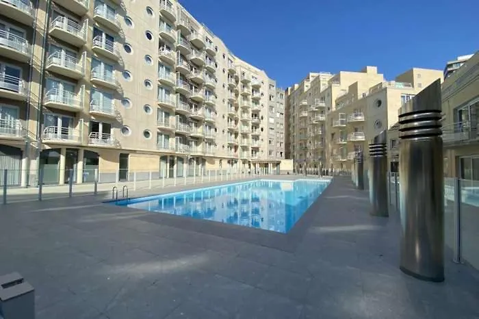 Appartement Met Zeezicht, Zwembad & Garage contacts